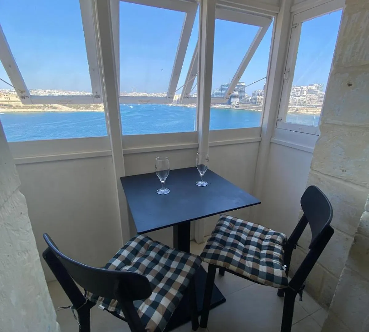 Valletta Seafront Apartment Malta