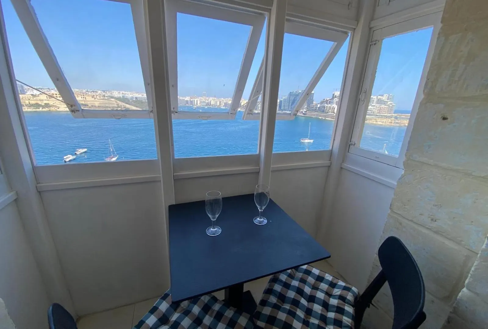 Valletta Seafront Apartment